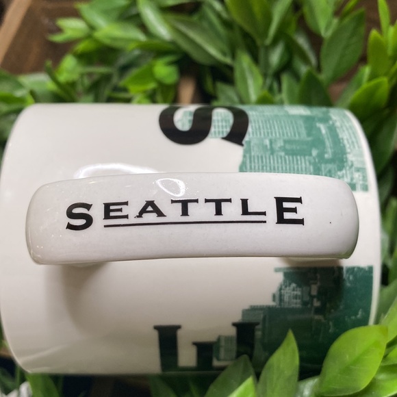 Starbucks Barista 2002 Skyline Series from Series One Featuring Seattle - Picture 9 of 15